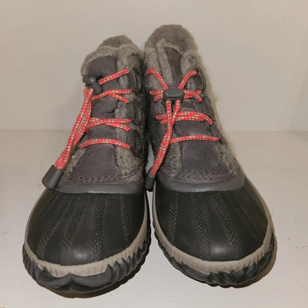 Sorel Out N About Plus Boot Grisl Sz 3 Gray Pink Felt Leather Waterproof Duck